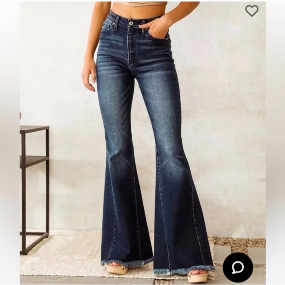 KanCan super hi rise distressed jeans size 26 SKYE HIGH super flare 🤍💙⚡️